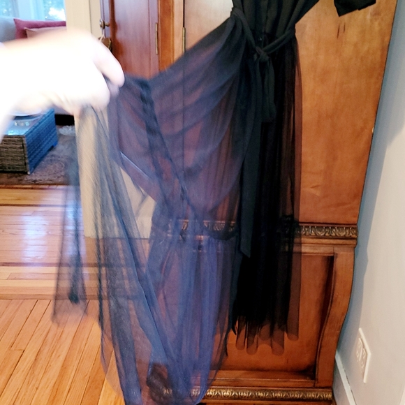 ❤️❤️ Tres Chic-Black Dress-Size M-Short Puffy Sleeves-Tule-See Through Bottom - Picture 7 of 12